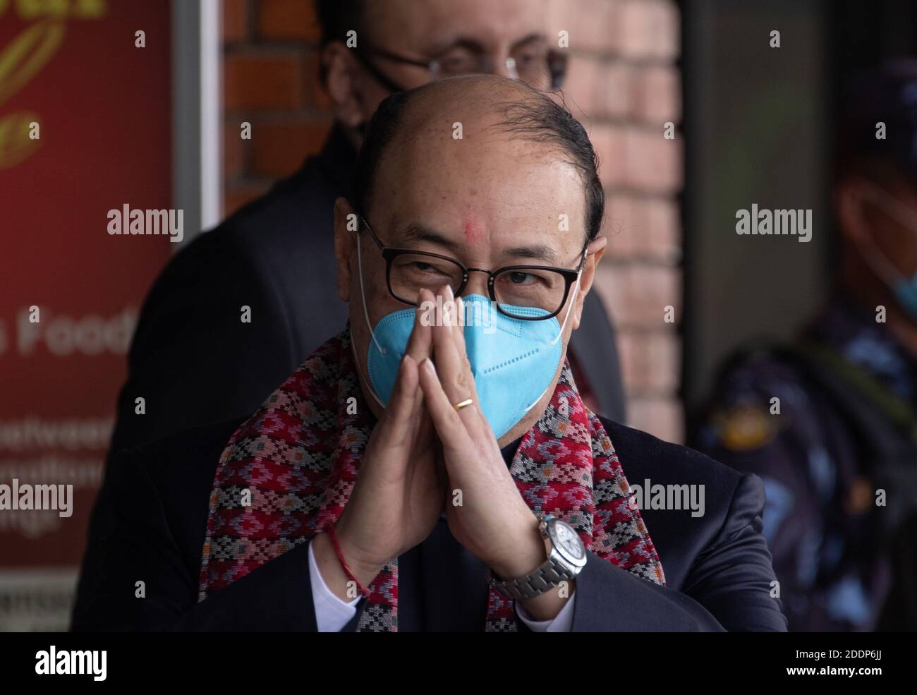 Kathmandu, NE, Nepal. November 2020. Der indische Außenminister Harsh Vardhan Shringla kam am Donnerstag, dem 26. November 2020, während seines zweitägigen Besuchs in Nepal in Kathmandu an. Quelle: Aryan Dhimal/ZUMA Wire/Alamy Live News Stockfoto