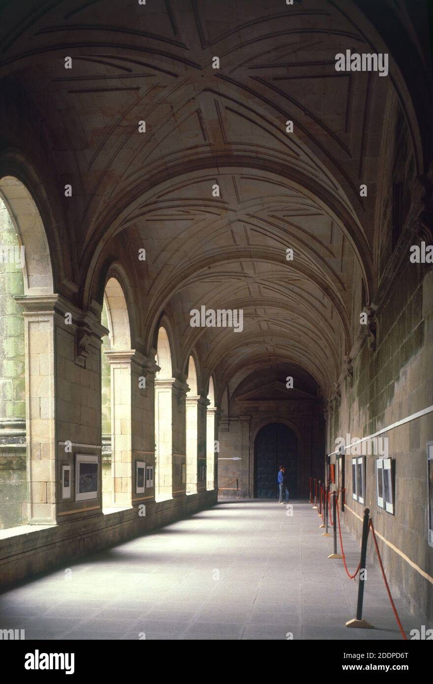 GALERIA DEL CLAUSTRO. ORT: MONASTERIO DE SAN MARTIN PINARIO. SANTIAGO DE COMPOSTELA. A CORUÑA. SPANIEN. Stockfoto