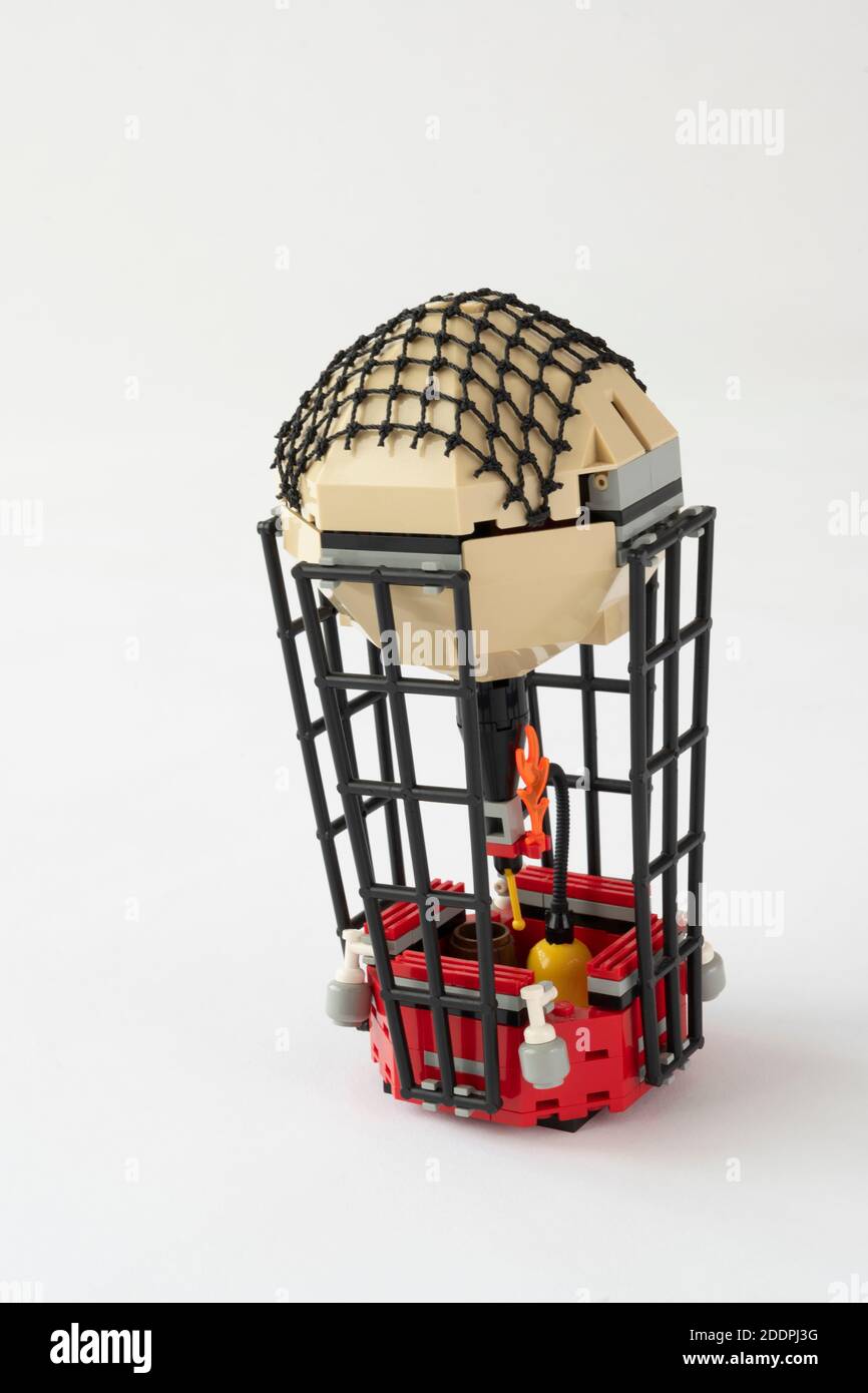 LEGO Heißluftballon von Abenteurern Wüste Set 5988. Stockfoto