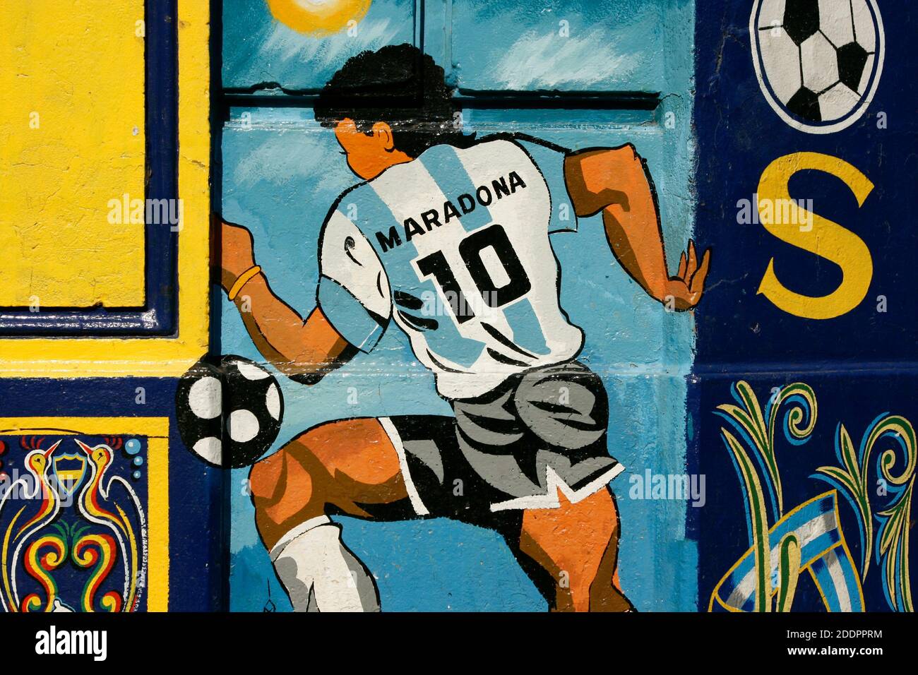 Diego Armando Maradona: Wandmalerei an einer Fassade im Stadtteil La Boca, Buenos Aires, Argentinien Stockfoto