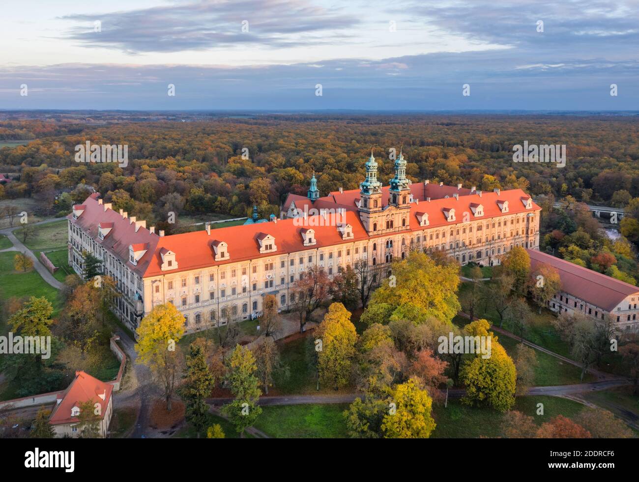 Lubiaz, Polen. Luftaufnahme der historischen Zisterzienserabtei (größte der Welt) Stockfoto