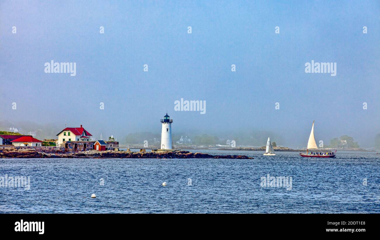 Der Portsmouth Harbour Lighthouse in Portsmouth New Hampshire auf einer Nebliger Tag Stockfoto