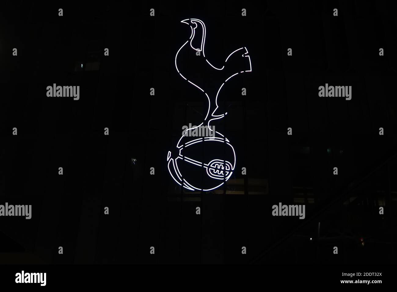 Ausseres Von Tottenham Hotspur Stadion Stockfotos Und Bilder Kaufen Alamy