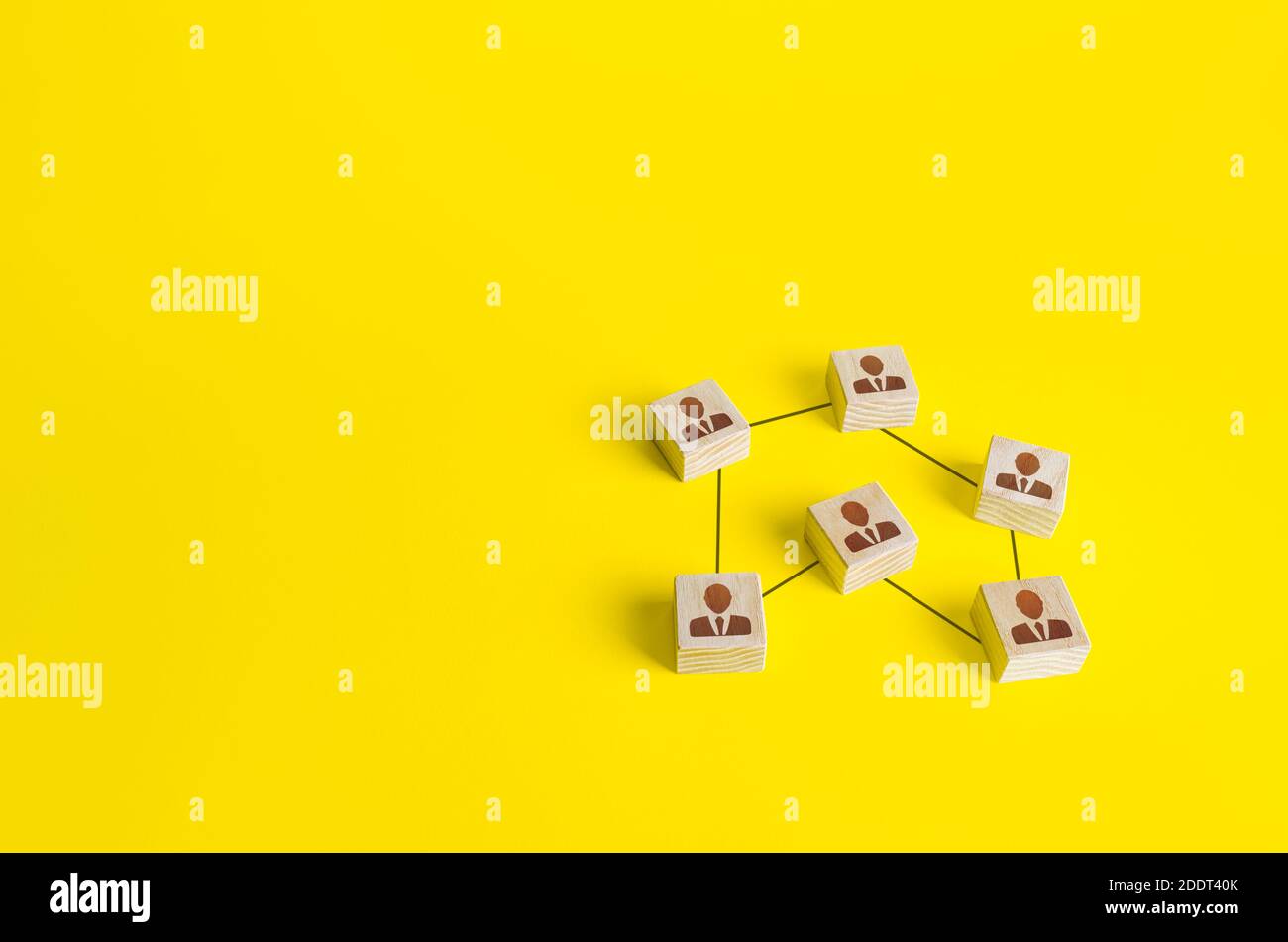 Blöcke von Menschen durch Linien verbunden. Kommunikation und Management. Sich an einem Geschäftsprojekt beteiligen. Einbeziehung von Spezialisten. C Stockfoto