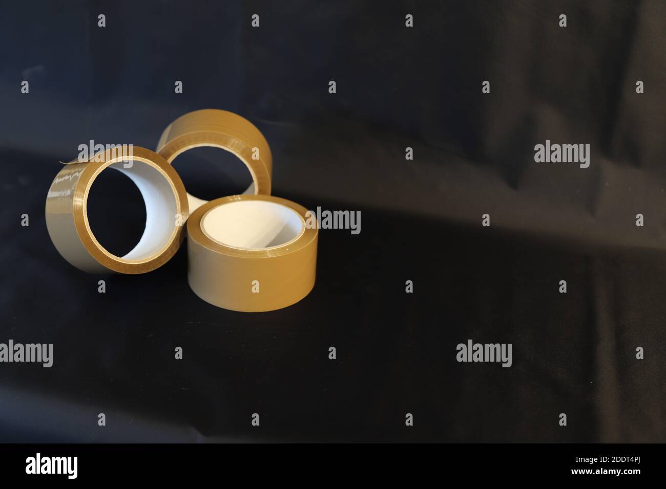 Rollen von Verpackungsband Stockfoto
