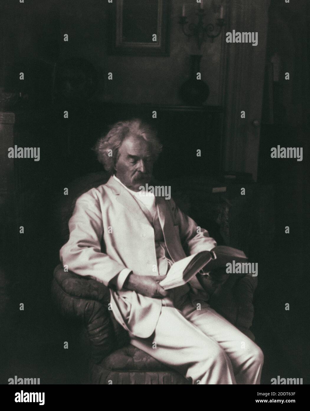 Retro-Foto von Mark Twain Samuel Langhorne Clemens (1835 – 1910), bekannt unter seinem Künstlernamen Mark Twain, war ein amerikanischer Schriftsteller, Humorist, Unternehmer, pu Stockfoto
