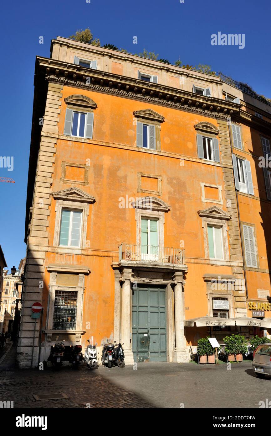 Palazzo Muti (Palazzo Balestra), Piazza Santi Apostoli, Rom, Italien Stockfoto