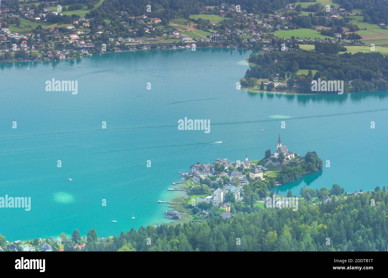 Das charmante Dorf Maria Worth am Worthersee, Blick vom Pyramidenkogel