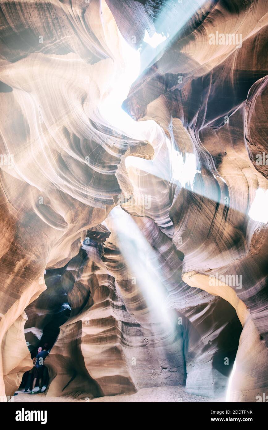 Upper Antelope Canyon Lichtstrahlen im Navajo Reservat bei Page, Arizona USA. Stockfoto