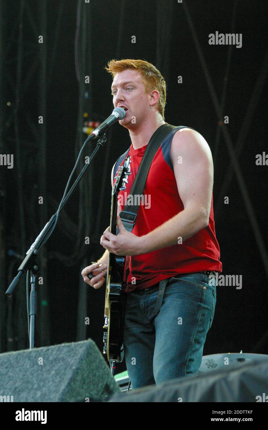 Queens of the Stone Age beim Virgin V Festival V2003, Hylands Park, Chelmsford, Essex, Großbritannien. Stockfoto