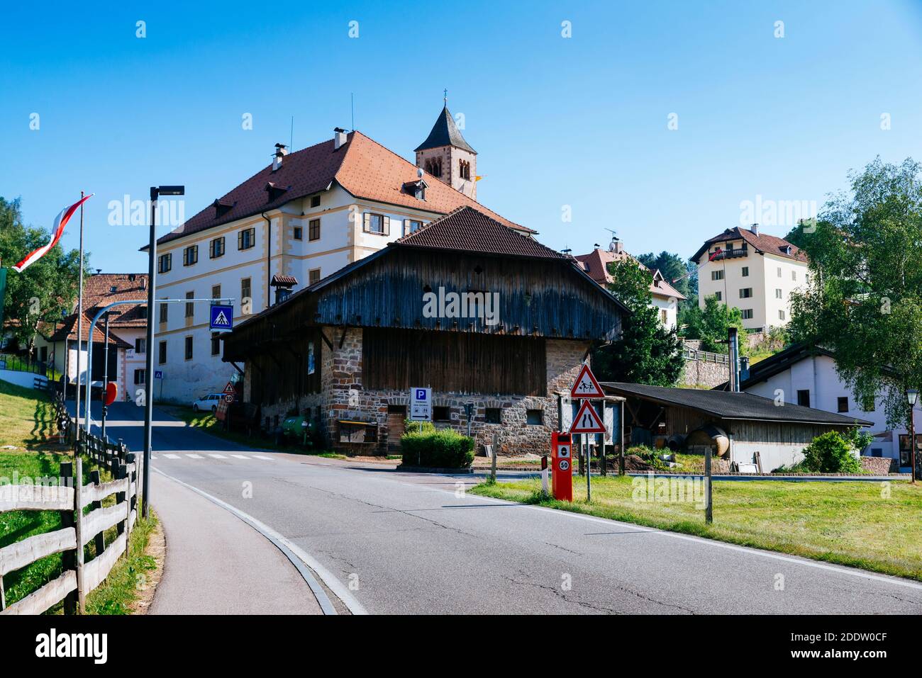 Das Dorf Longomoso. Longomoso, Ritten - Region Ritten, Südtirol, Italien, Europa Stockfoto
