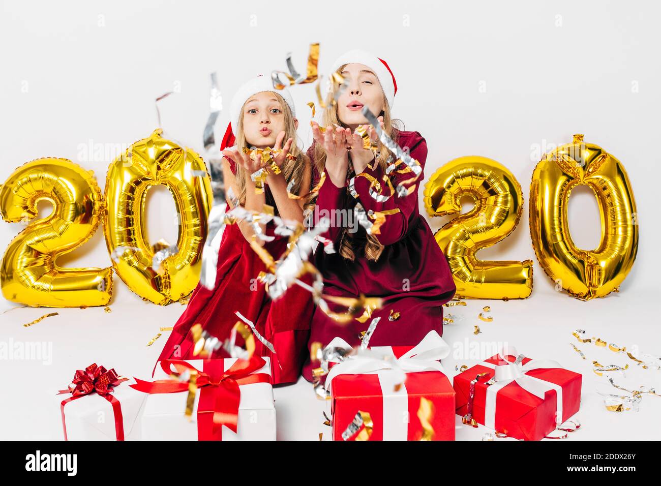 Weihnachtsmützen Zeichnen: Kreativer Spaß für Groß und Klein – Kostenlose Ausmalbilder!