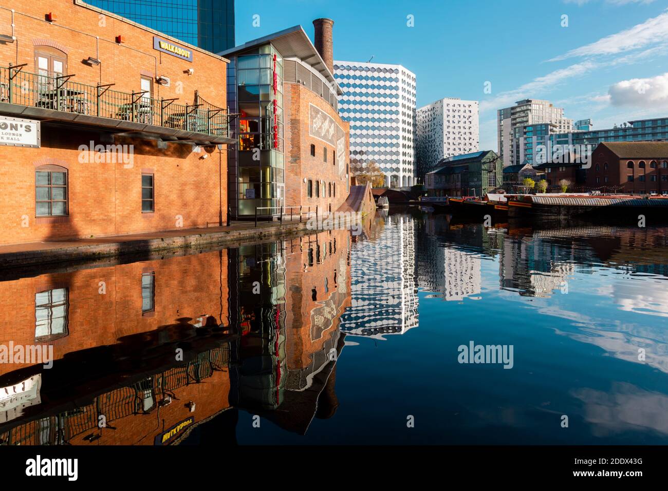 Canal in Birmingham, Großbritannien Stockfoto