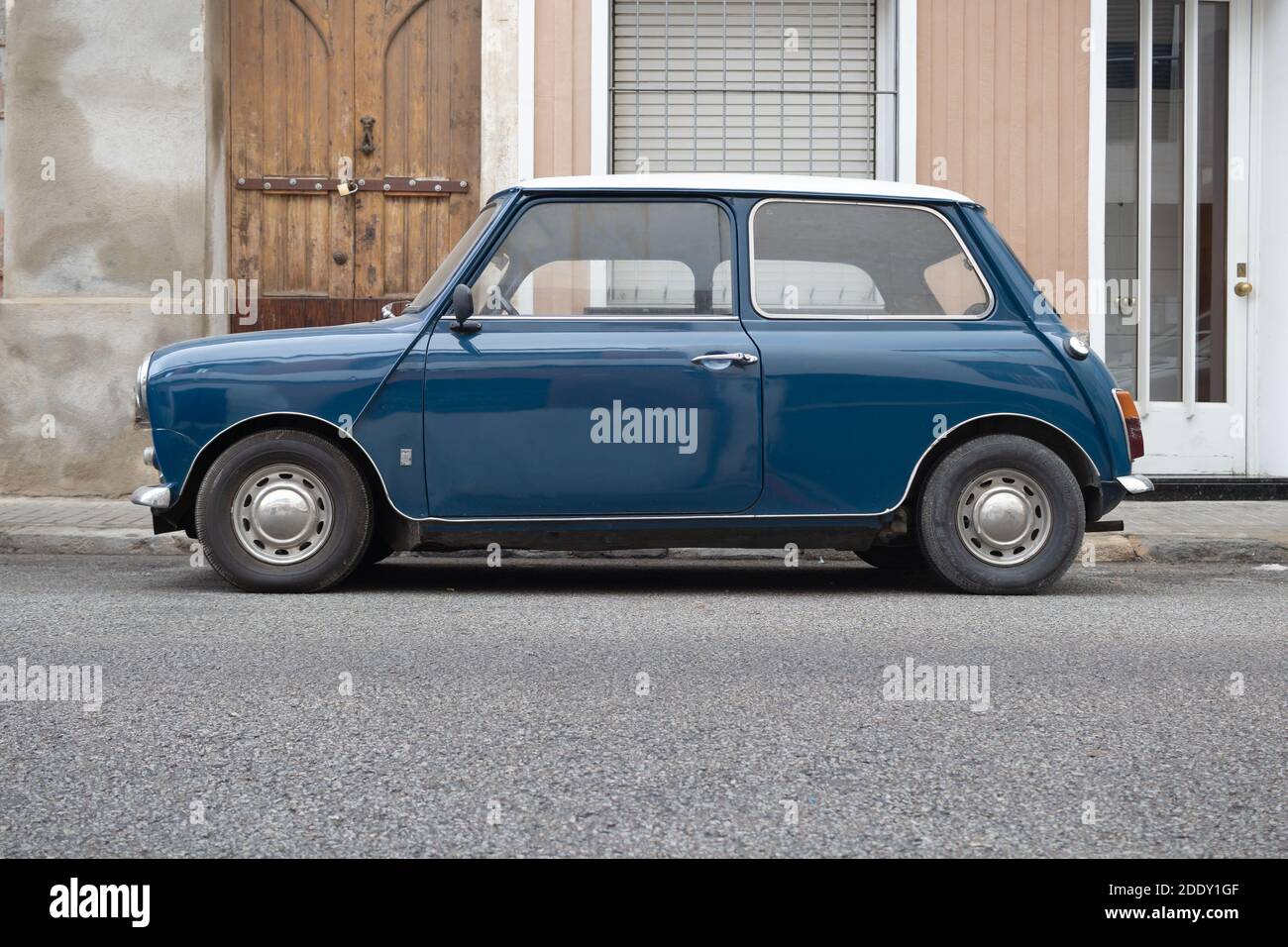 SABADELL, SPANIEN, 26. NOVEMBER 2020: 1969 Mark III Rover Mini Cooper 850 (aka Morris Mini oder Austin Mini) Stockfoto