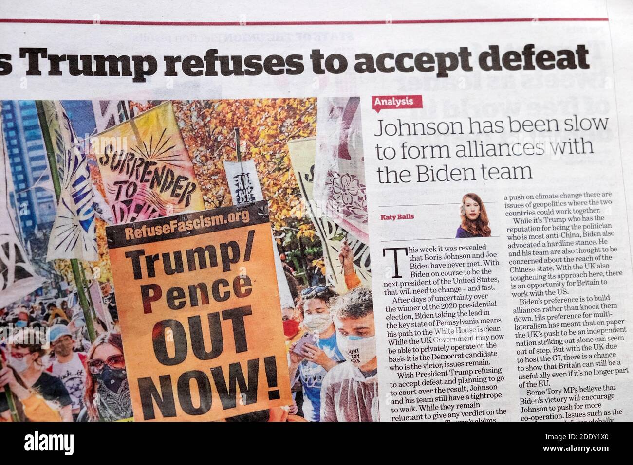 Präsident Donald "Trump weigert sich, eine Niederlage zu akzeptieren", hat Boris "Johnson Seien Sie langsam, um Allianzen mit Biden Team' i Zeitung zu bilden Headline November 2020 Stockfoto