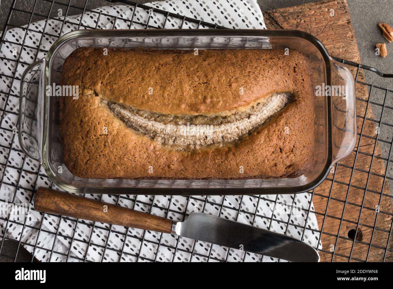 Bananenbrot frisch aus dem Ofen Stockfoto