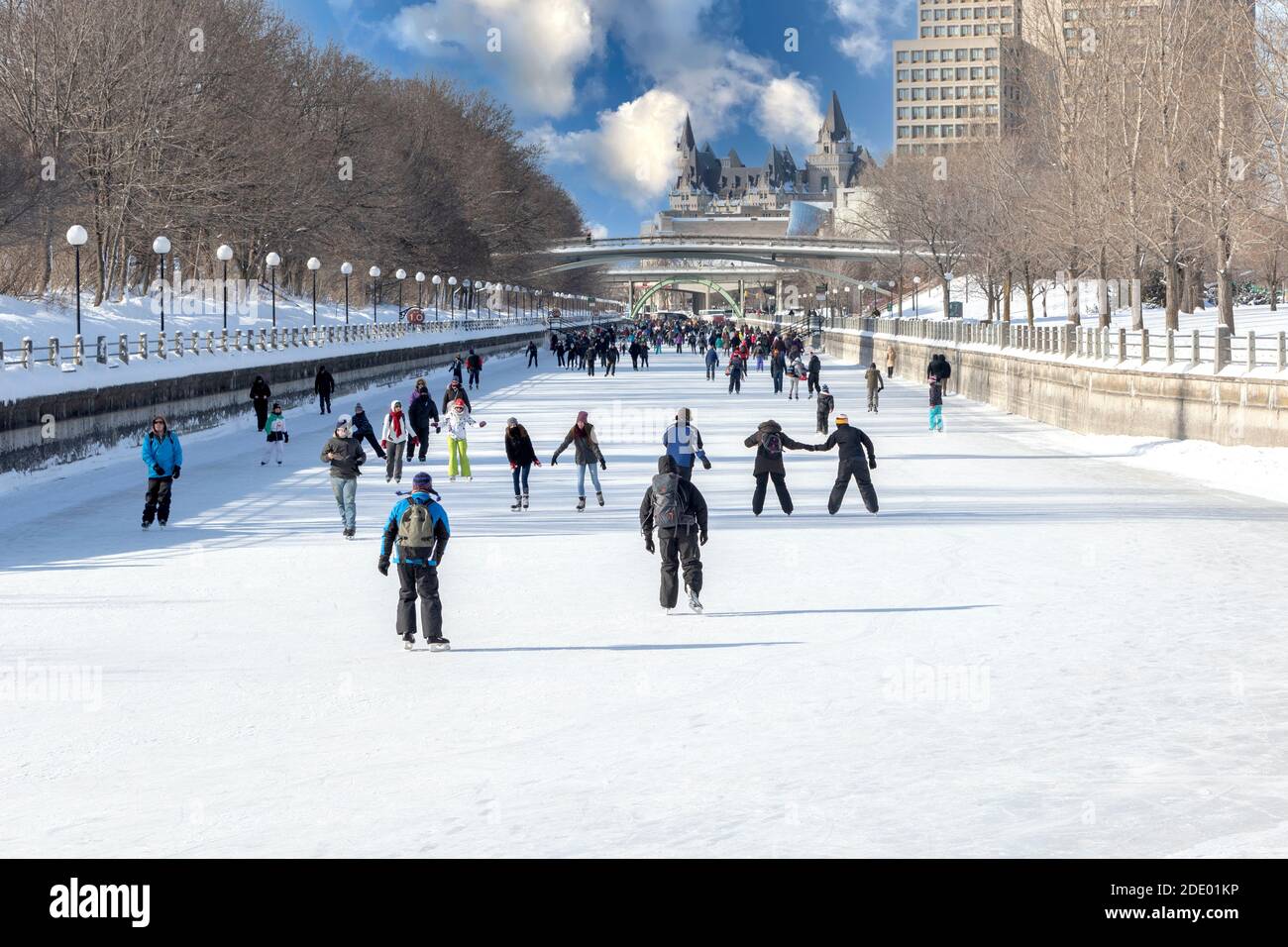 Schlittschuhlaufen auf der längsten Eisbahn der Welt Stockfoto