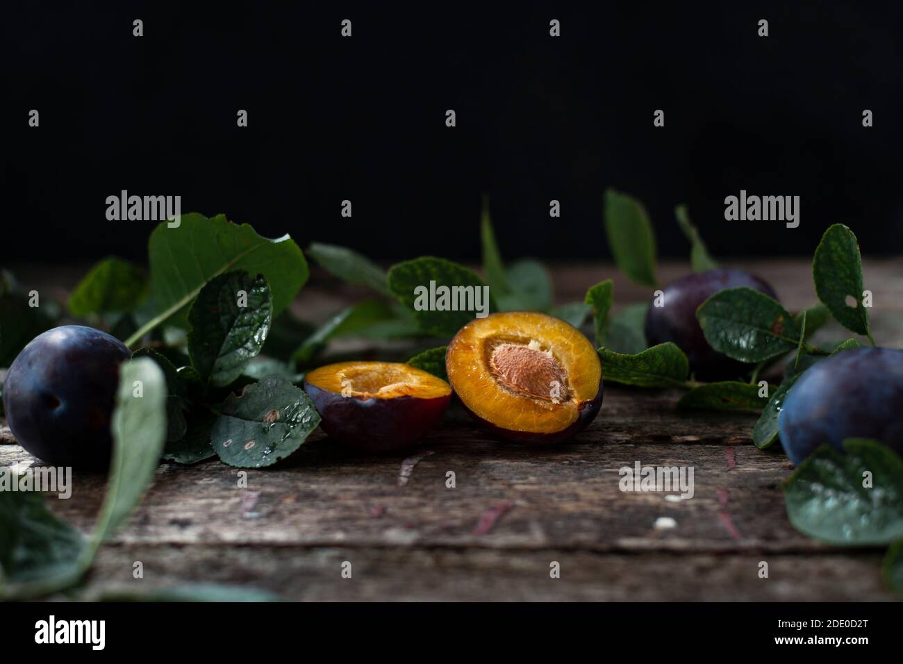 Stillleben Foto von milden Pflaumen Stockfoto