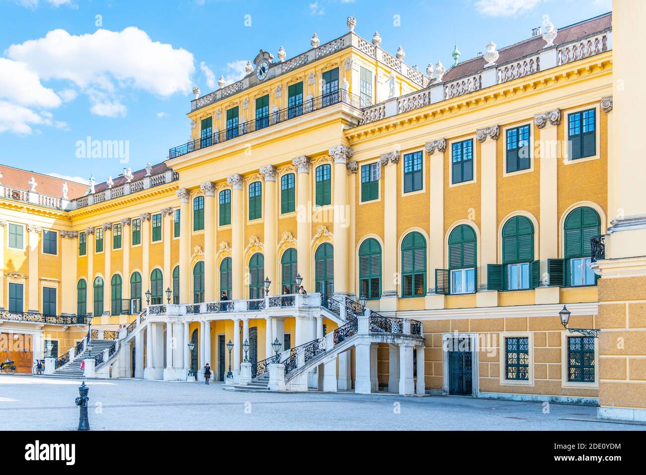 WIEN, ÖSTERREICH - 23. JULI 2019: Schloss Schönbrunn, Deutsch: Schloss Schönbrun, barocke Sommerresidenz der Habsburger Monarchen in Hietzing, Wien Österreich Stockfoto