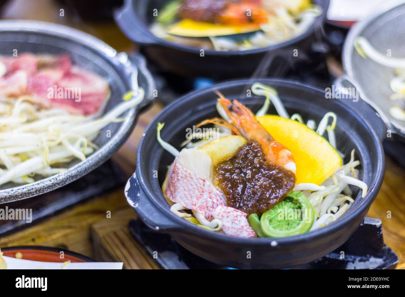 Teil eines Kaiseki in einem lokalen Restaurant in Takayama, Japan Stockfoto