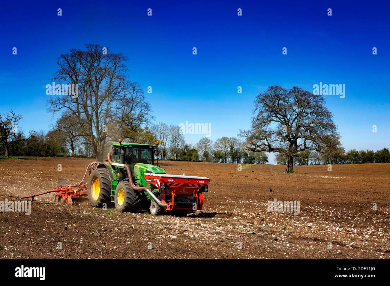Bodenbearbeitung im April bereit für die Pflanzung in Nordirland Stockfoto