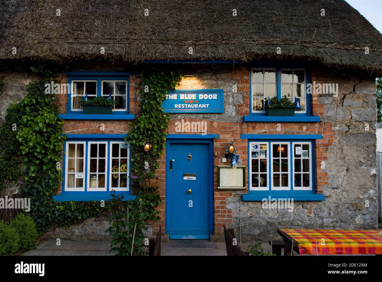Reetgedeckte Hütte in Adare;Co Limerick, Irland Stockfoto