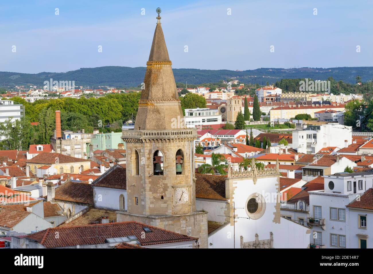 St. Johannes der Täufer Kirche, Manueline Uhrenturm, Tomar, Santarem Bezirk, Portugal, Europa Stockfoto