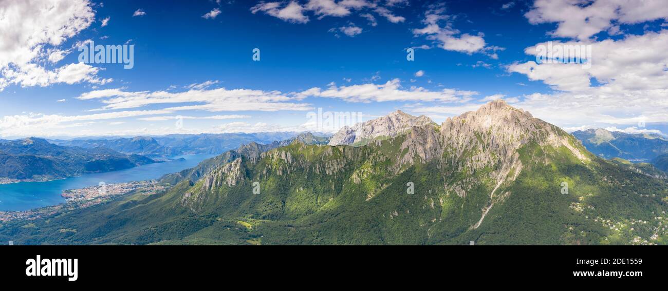Luftaufnahme des Grigne-Gebirges mit Abbadia Lariana und Mandello Del Lario im Hintergrund, Comer See, Lecco, Lombardei, Italien, Europa Stockfoto
