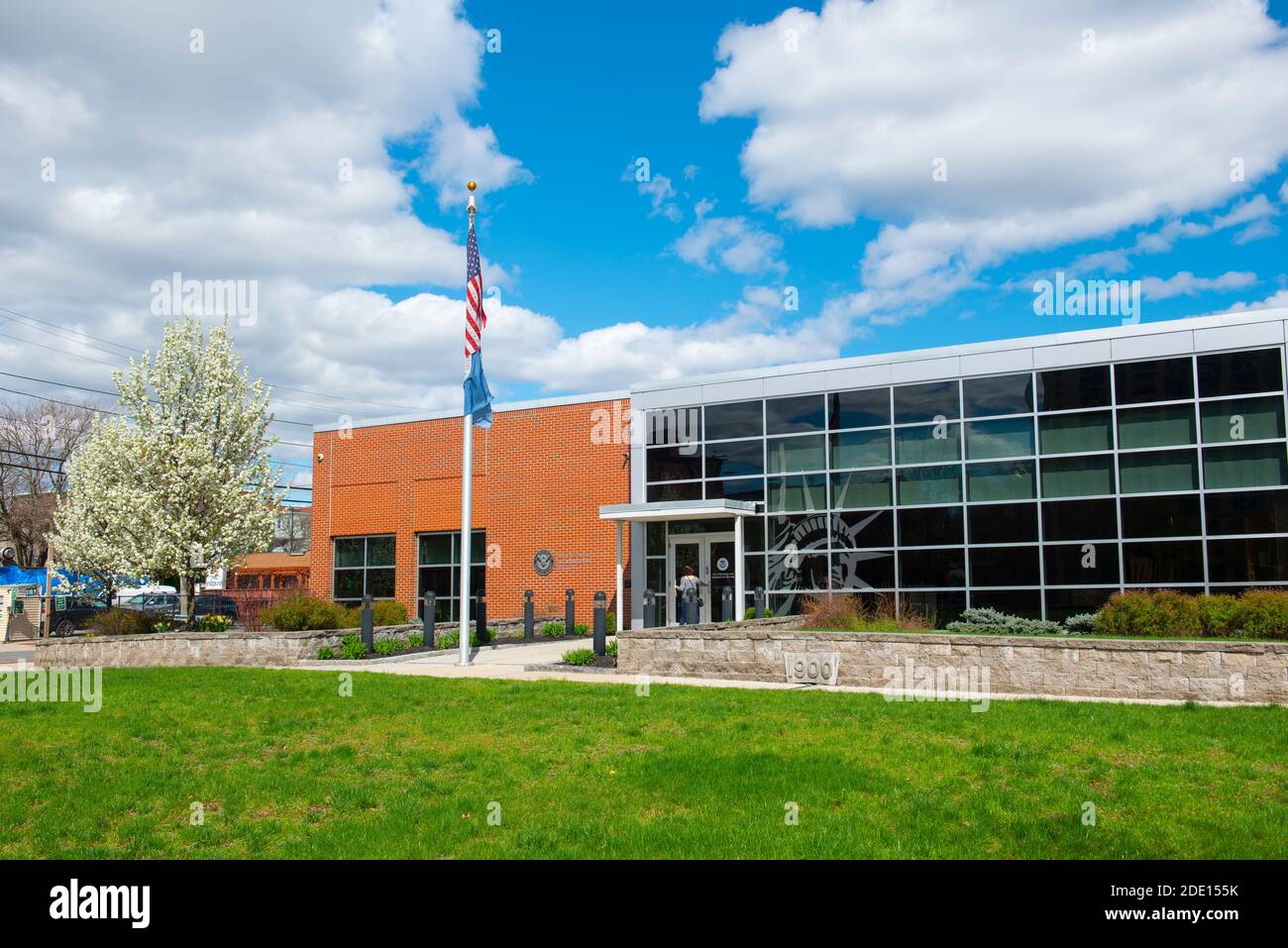 US Citizenship and Immigration Services USCIS in der 2 Mill Street in der Innenstadt von Lawrence, Massachusetts, USA. Stockfoto