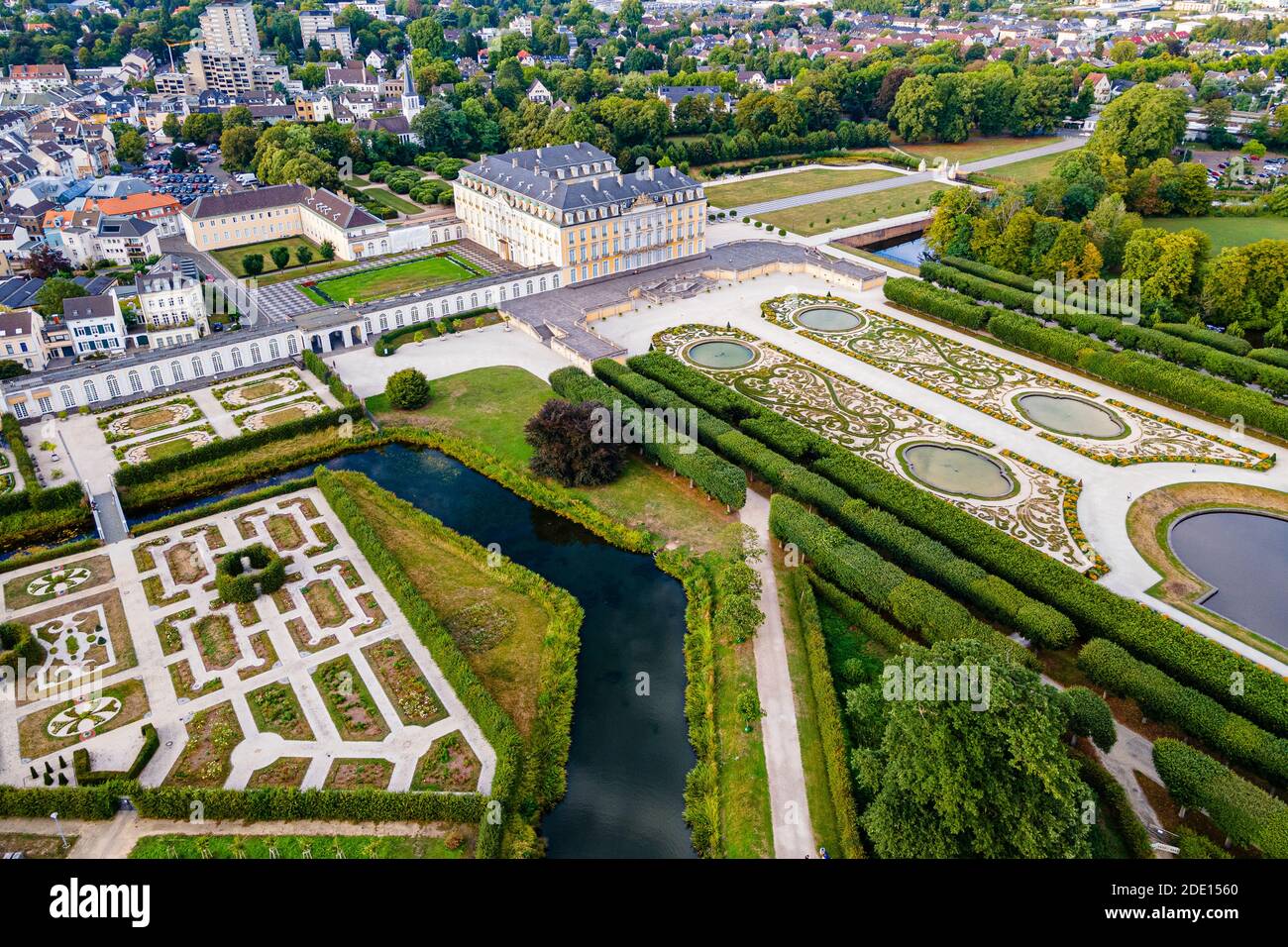 Luftbild Schloss Augustusburg, UNESCO Weltkulturerbe, Bruhl, Nordrhein-Westfalen, Deutschland, Europa Stockfoto