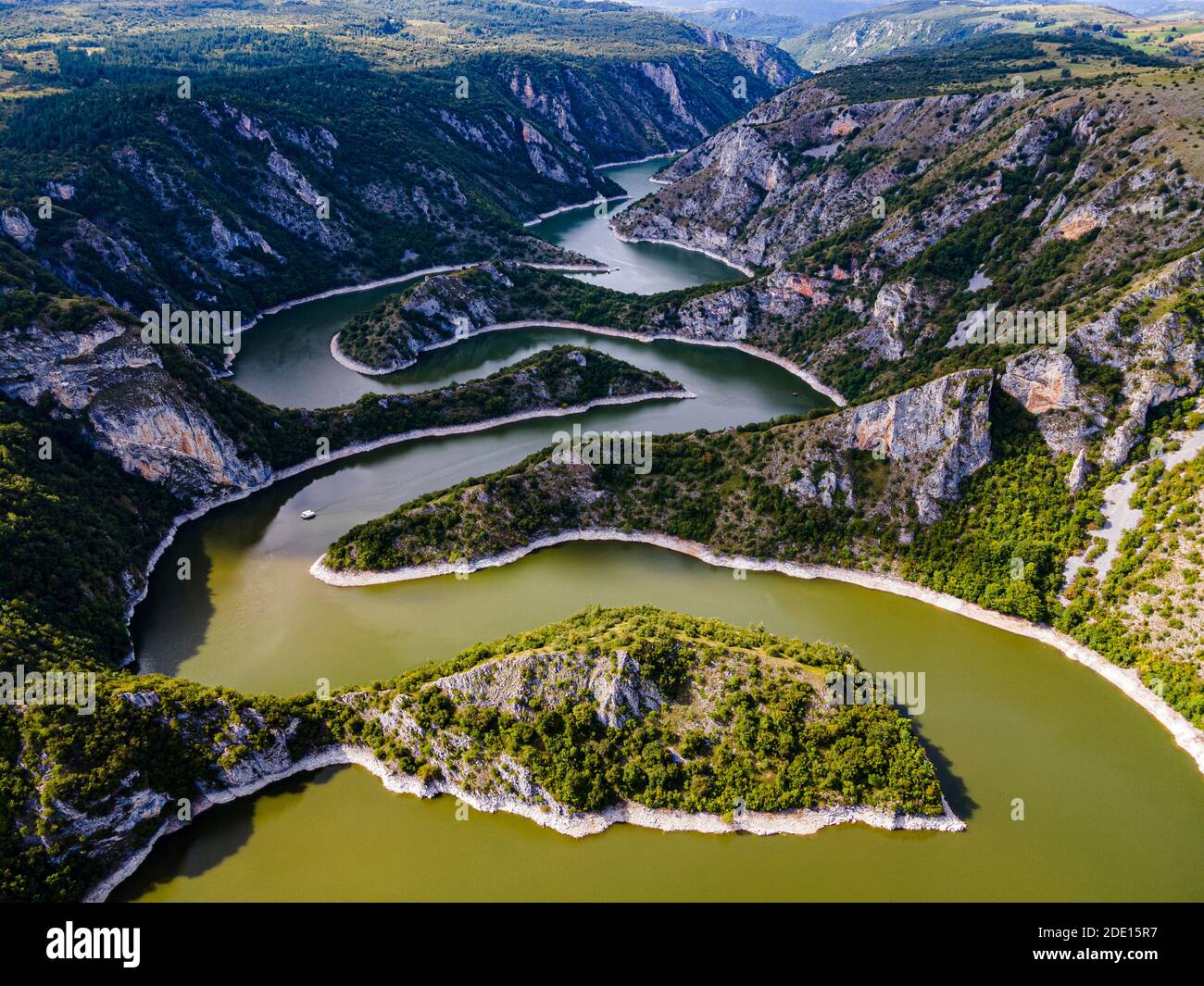 Uvac Fluss schlängelt sich durch die Berge, Uvac Special Nature Reserve, Serbien, Europa Stockfoto