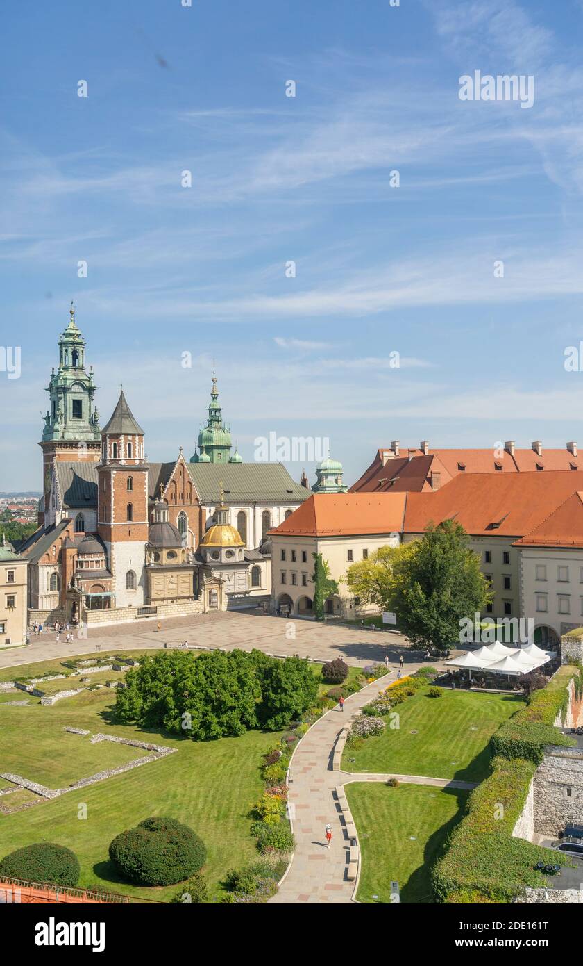 Erhöhter Blick auf das Wawel-Schloss, UNESCO-Weltkulturerbe, Krakau, Polen, Europa Stockfoto