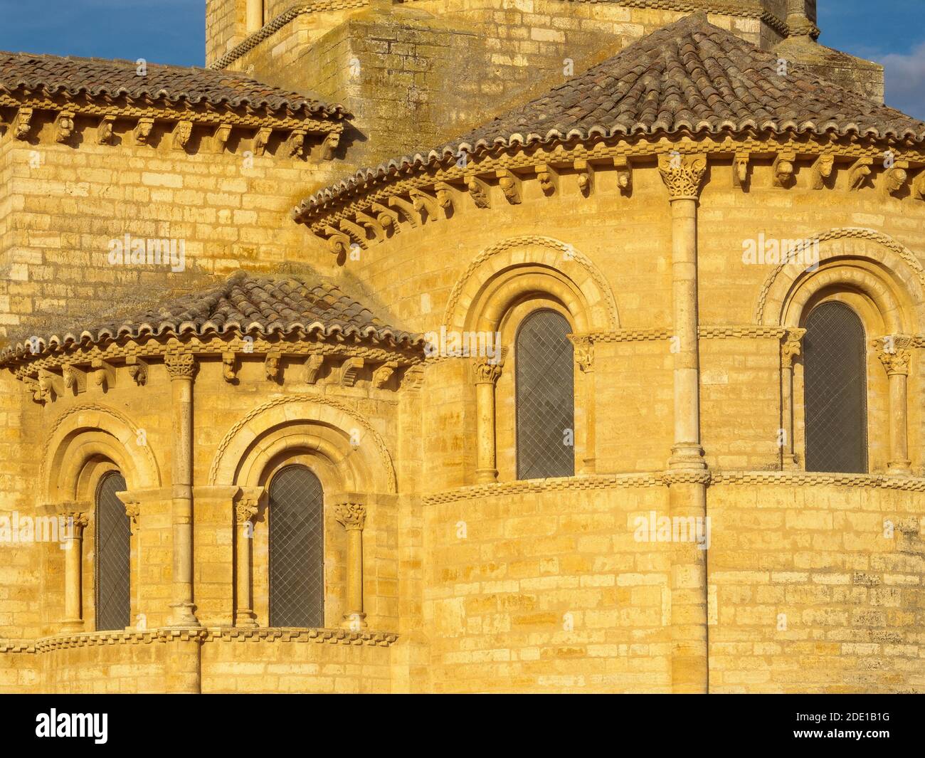 Fenster der romanischen Kirche St. Martin - Fromista, Kastilien und Leon, Spanien Stockfoto