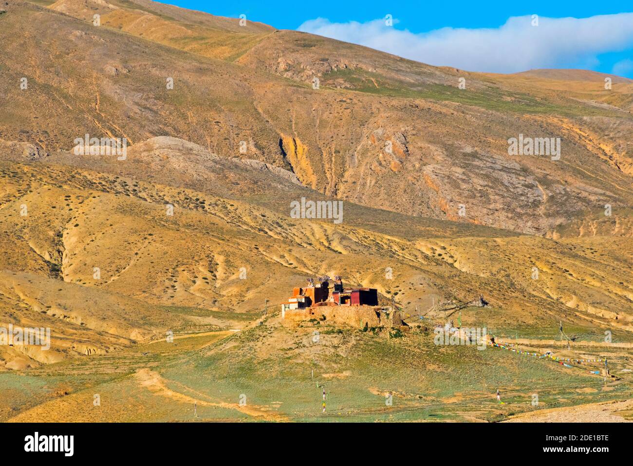 Ein tibetisches Kloster im Himalaya, Präfektur Shigatse, Tibet, China Stockfoto