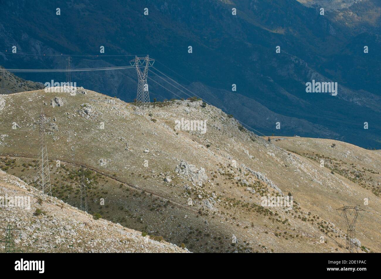 Hochspannungsleitung in Kalabrien Stockfoto