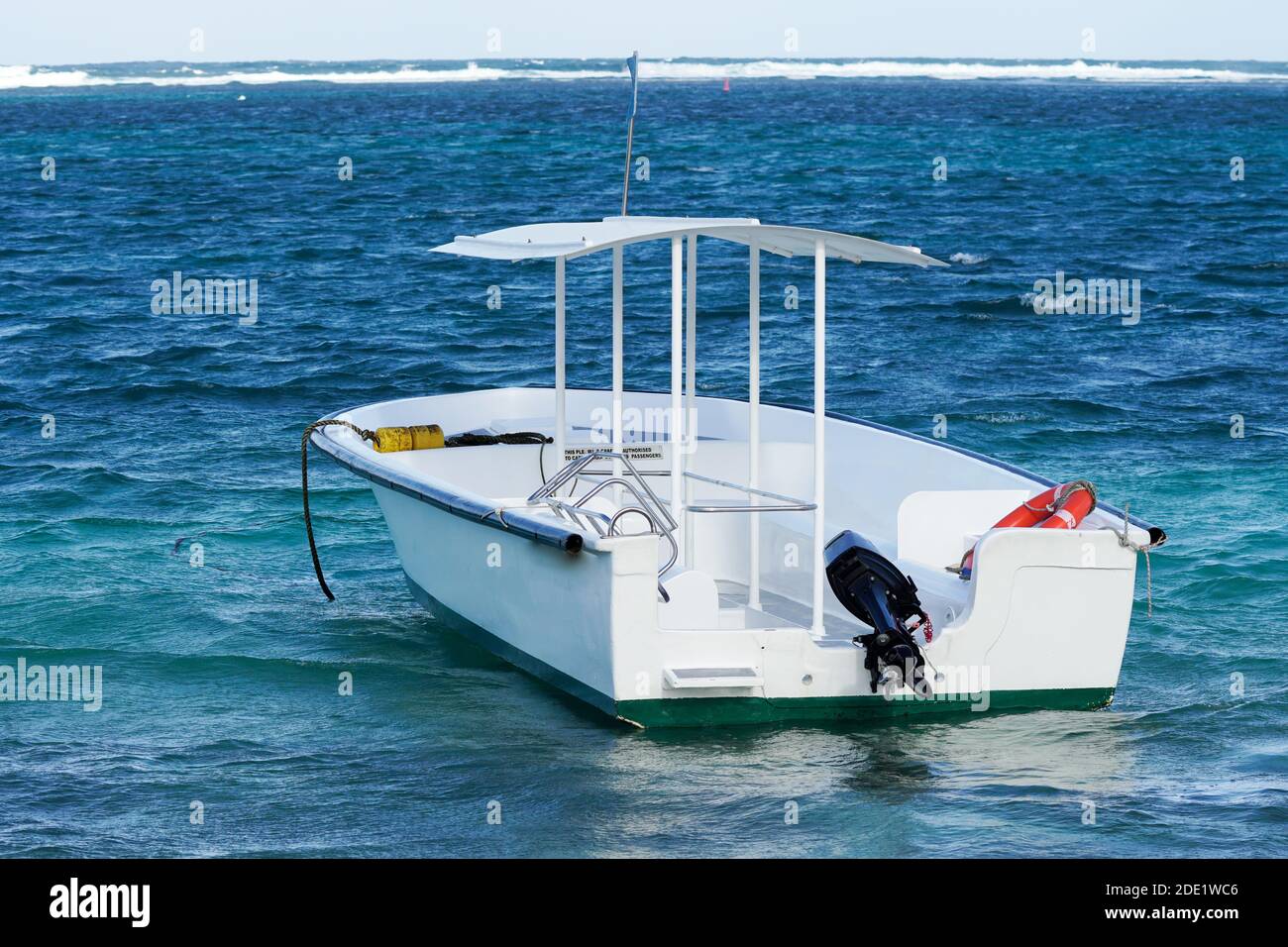 Freizeit- oder Freizeitboot ohne Menschen auf dem Meer In Mauritius Konzept Reisen und Tourismus Stockfoto