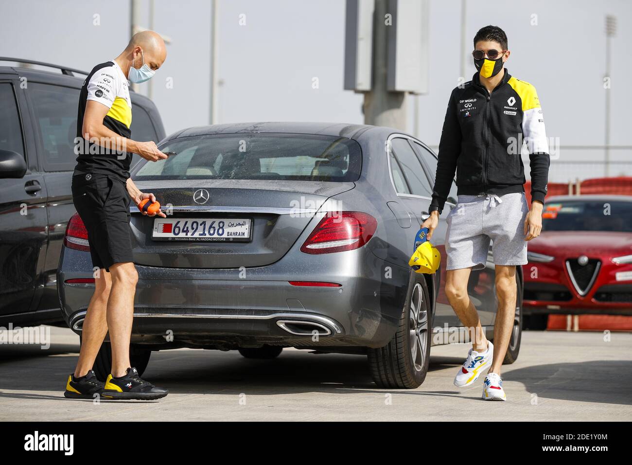 Sakhir, Bahrain. November 2020. Sakhir, Bahrain. November 2020. OCON Esteban (Fra), Renault F1 Team RS20, Portrait während des Formel 1 Gulf Air Bahrain Grand Prix 2020, vom 27. Bis 29. November 2020 auf dem Bahrain International Circuit, in Sakhir, Bahrain - Foto Florent Gooden/DPPI/LM Credit: Gruppo Editoriale LiveMedia/Alamy Live News Credit: Gruppo Editoriale LiveMedia/Alamy Live News Stockfoto