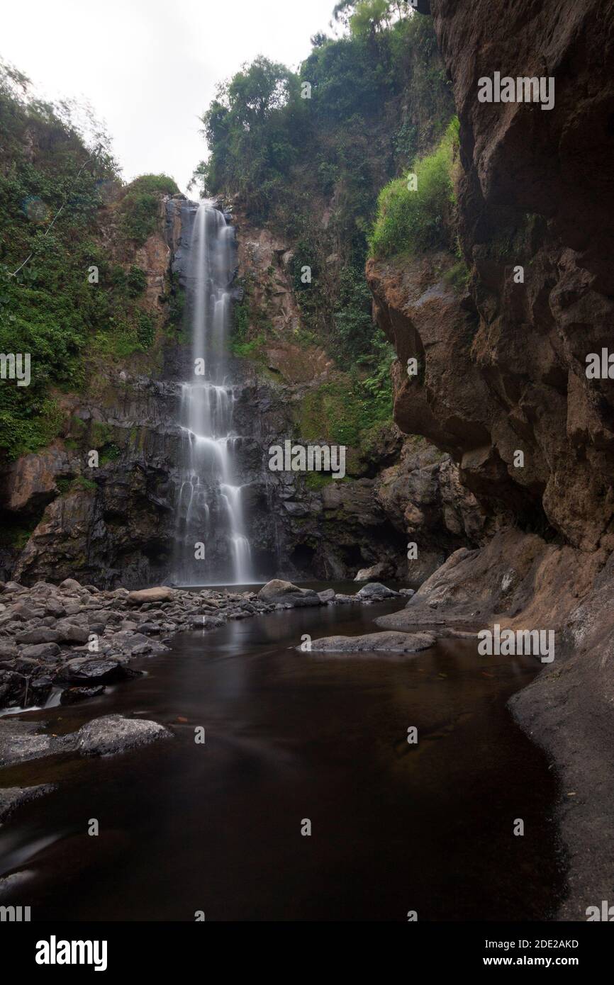 Manggis Wasserfall im Dorf Senduro, Lumajang. Stockfoto