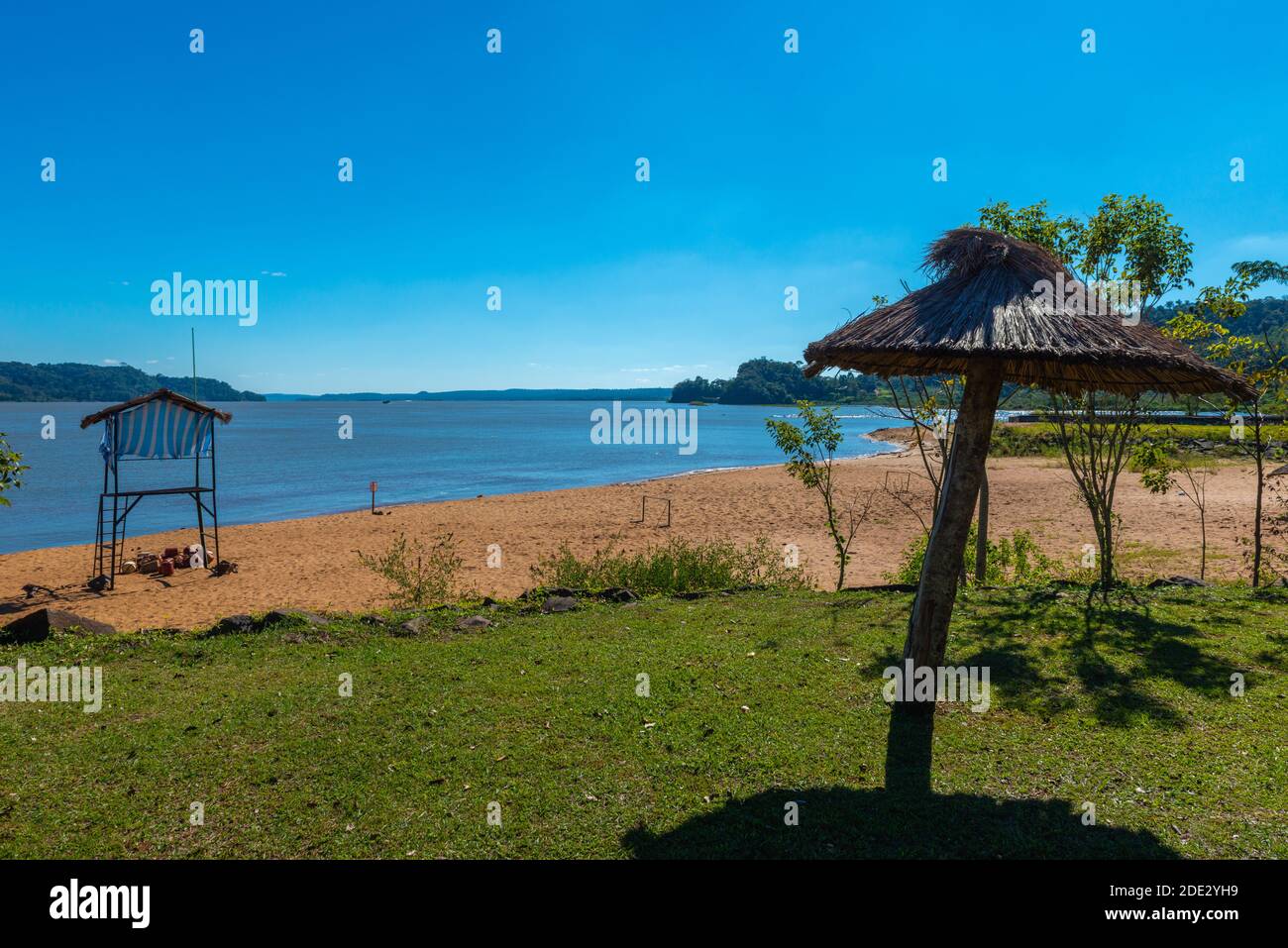 Paraná Fluss mit Playa del Sol, San Ignacio, Departemento Misiones, Argentinien, Lateinamerika Stockfoto