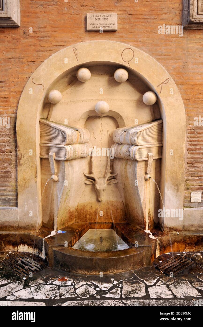 Italien, Rom, Via degli Staderari, fontana dei libri, Brunnen der Bücher Stockfoto