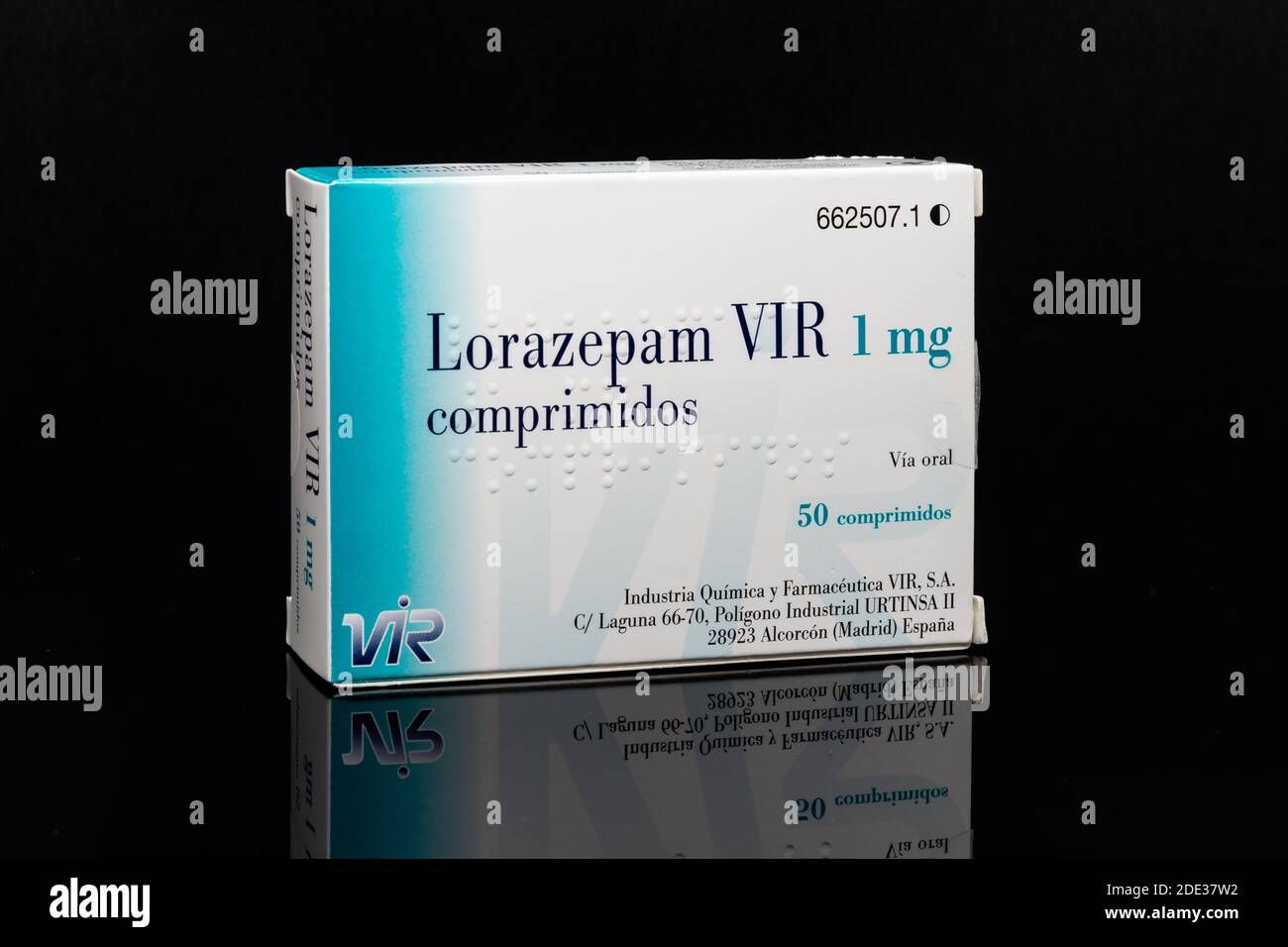 Huelva, Spanien - 26. November 2020: Spanische Box von Lorazepam Marke VIR. Es wird verwendet, um Angststörungen, Schlafstörungen, aktive Anfälle zu behandeln. Stockfoto