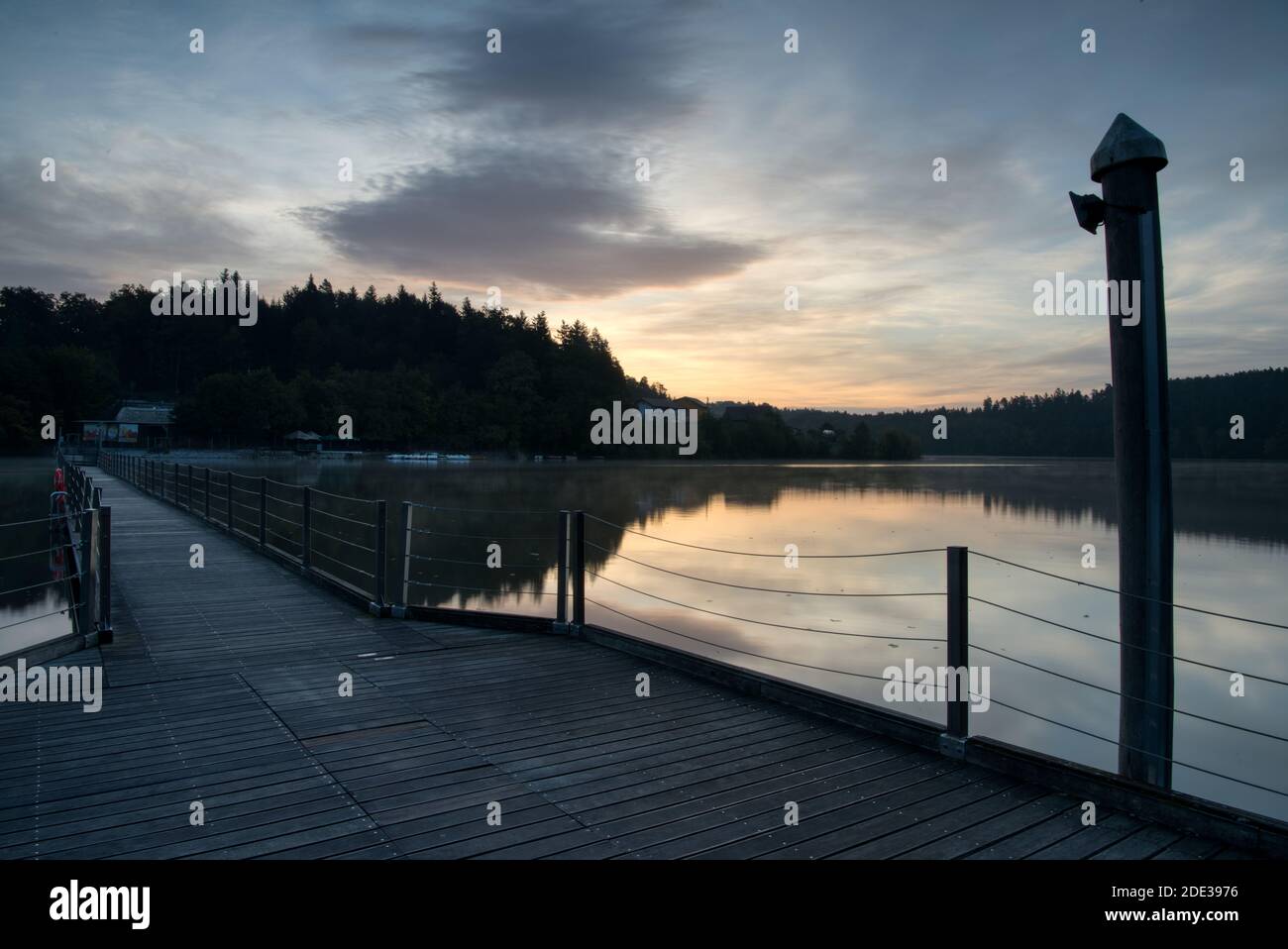 Ruhiger Morgen am See Stockfoto