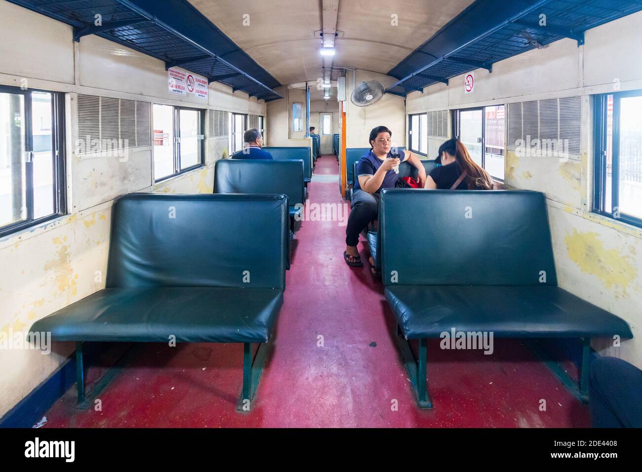 Zugfahrt in Kota Kinabalu, Malaysia mit der Sabah State Railway Stockfoto