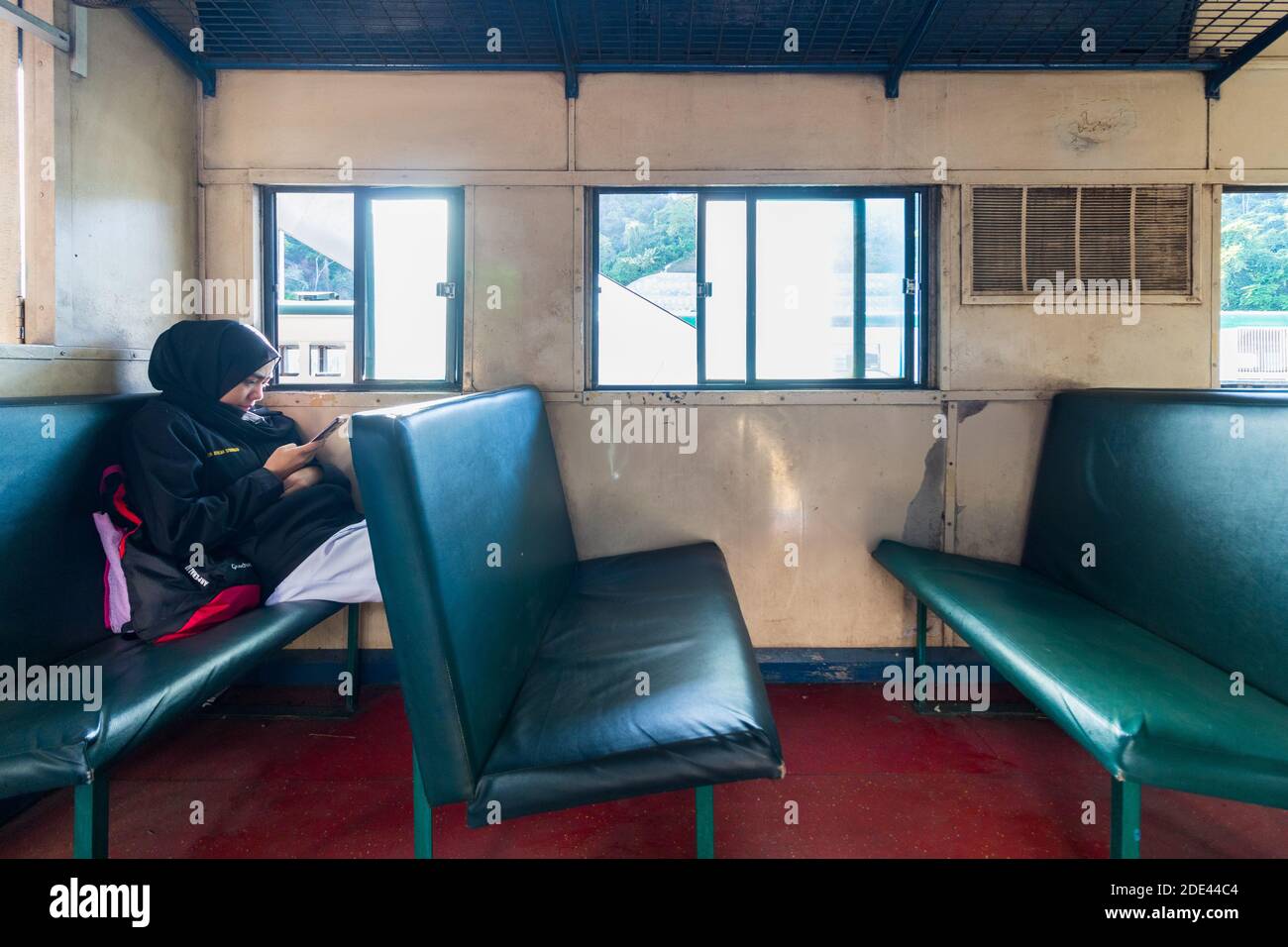 Zugfahrt in Kota Kinabalu, Malaysia mit der Sabah State Railway Stockfoto