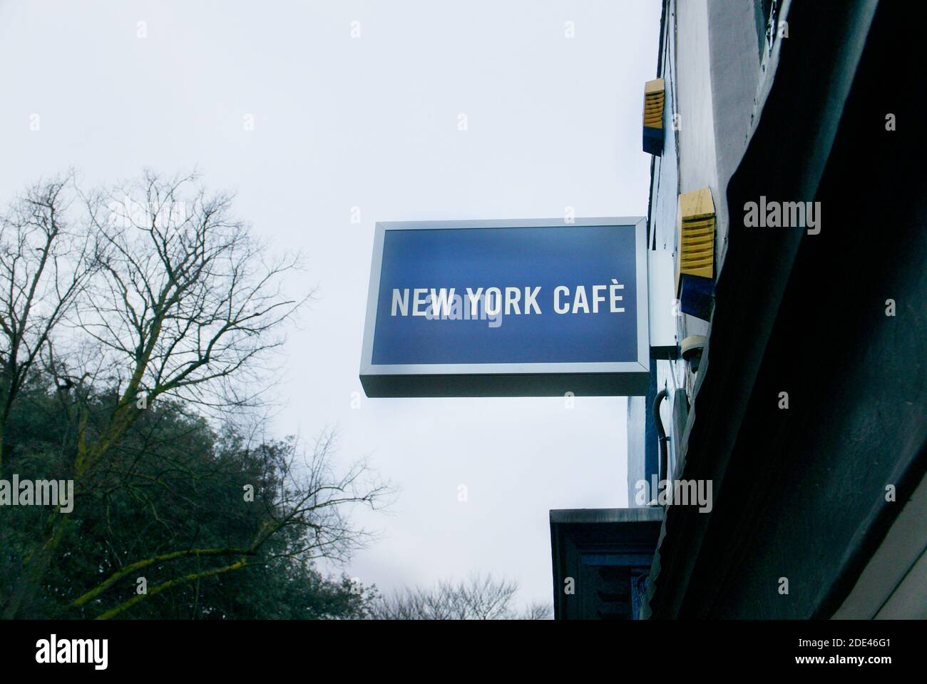 New York Cafe Schild für lokales Cafe in London. Stockfoto