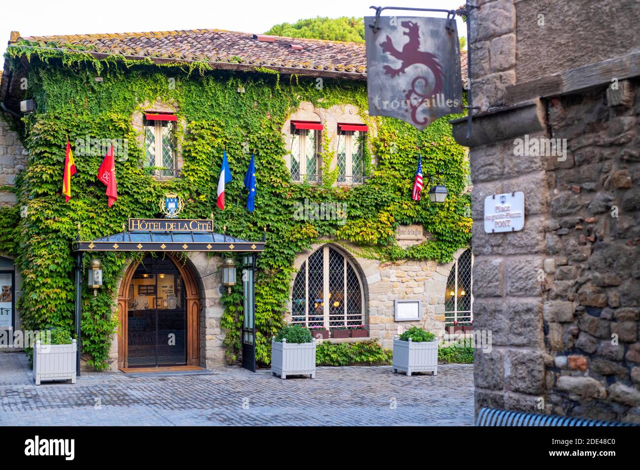 Im Inneren der Stadt Carcassonne, mittelalterliche Stadt als Weltkulturerbe der UNESCO, Harbore d'Aude, Languedoc-Roussillon Midi Pyrenees Aude Frankreich Stockfoto