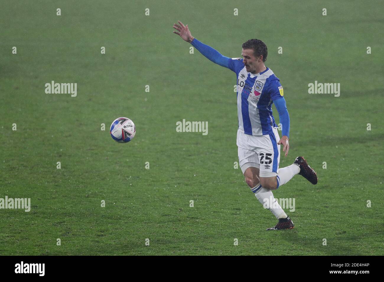 HUDDERSFIELD, ENGLAND. 28. NOVEMBER Danny ward von Huddersfied Town während des Sky Bet Championship Matches zwischen Huddersfield Town und Middlesbrough im John Smith's Stadium, Huddersfield am Samstag, 28. November 2020. (Kredit: Mark Fletcher, Mi News) Kredit: MI Nachrichten & Sport /Alamy Live Nachrichten Stockfoto