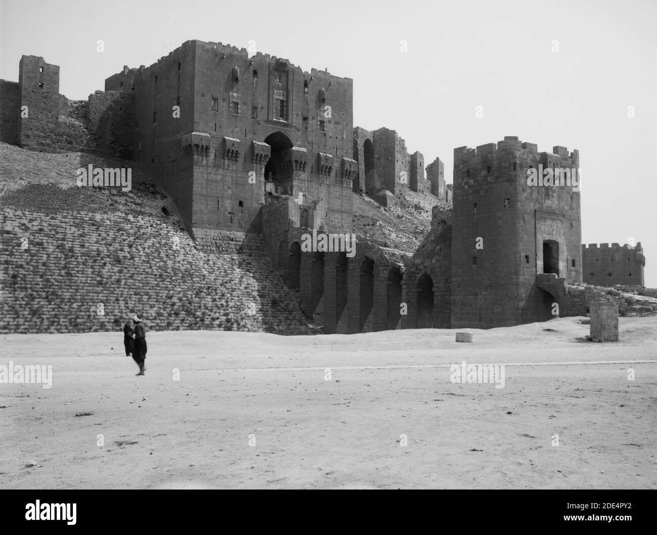 Bildunterschrift: Schloss Aleppo - Ort: Syrien--Aleppo ca. 1898-1946 Stockfoto