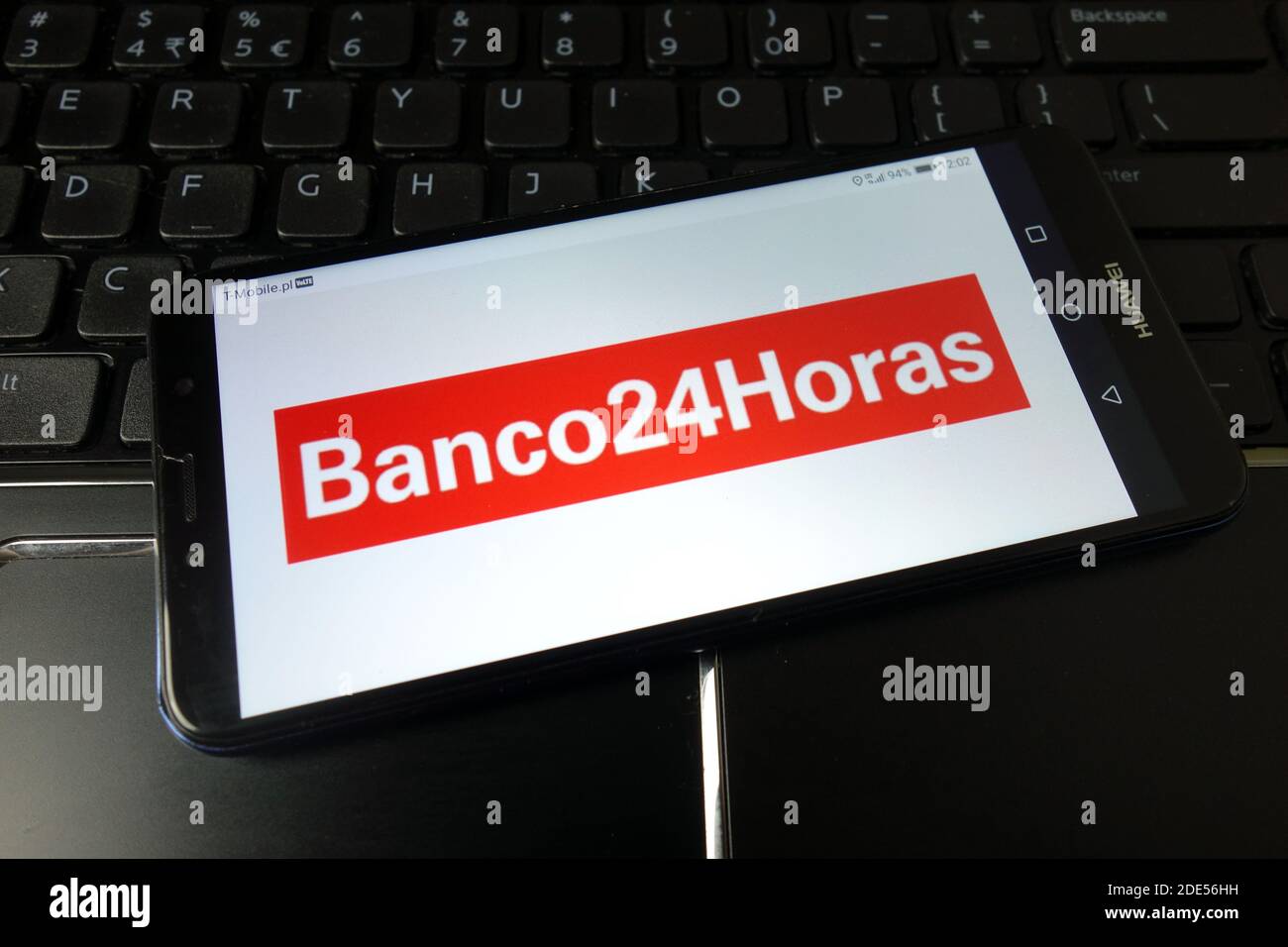 KONSKIE, POLEN - 11. Januar 2020: Banco24Horas Logo auf Handy angezeigt Stockfoto