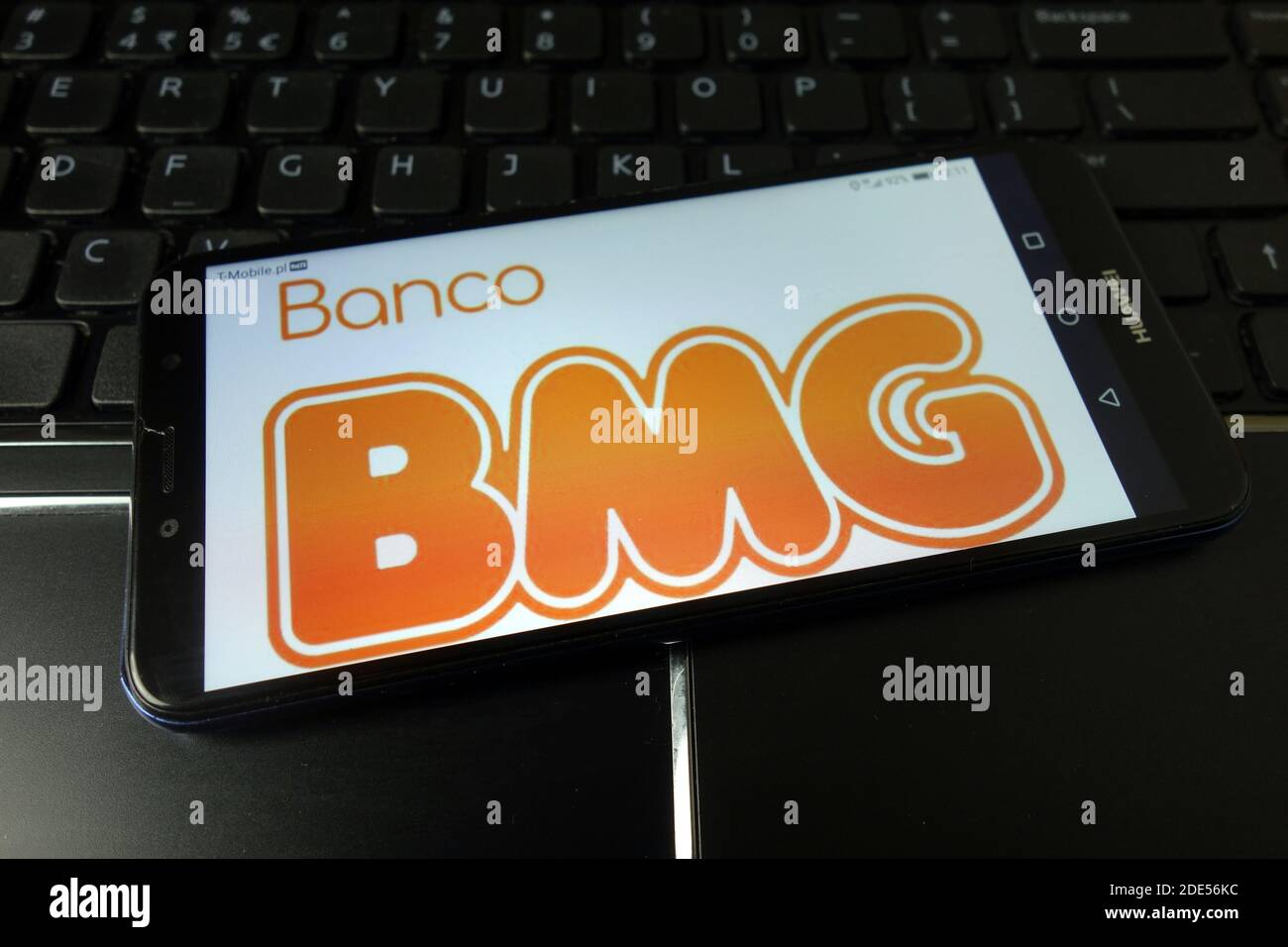 KONSKIE, POLEN - 11. Januar 2020: Das BMG-Logo der Banco wird auf dem Mobiltelefon angezeigt Stockfoto